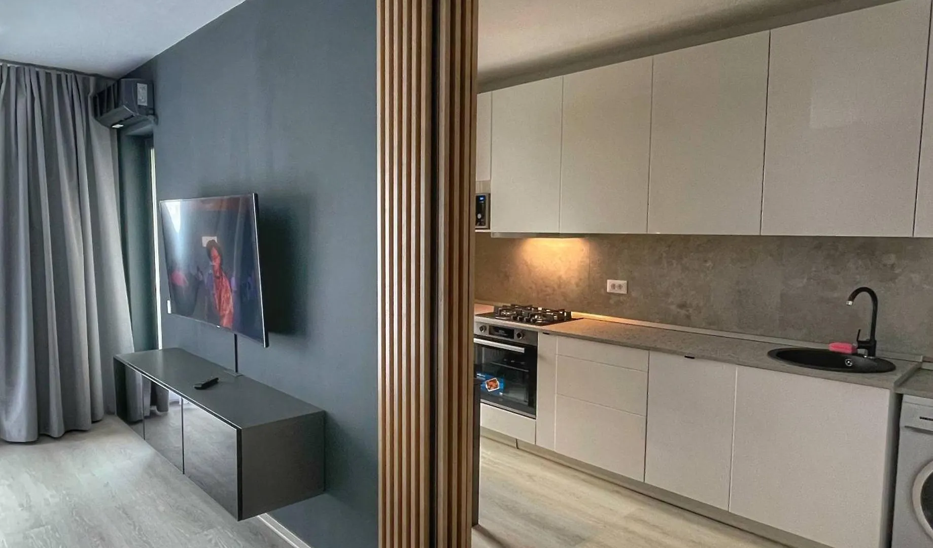 Panoramic Studio 464 Bucharest Apartment